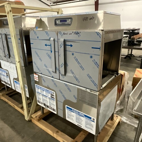 Hobart CL44EN Single Tank High Temperature Conveyor Dish Machine 480 Volt, 3 PH - Picture 2 of 14