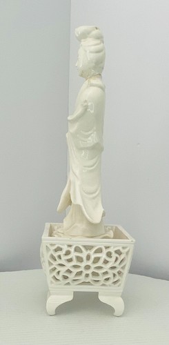 DAMAGED VTG Blanc de Chine Porcelain Guanyin Goddess Figurine in Japan Basquet - Bild 9 von 21