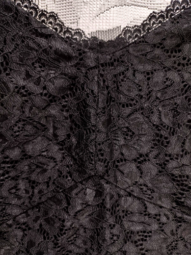 3X-2X BOUTIQUE ASHLEY NELL TIPTON BLACK ALL-OVER LACE LINED CAMISOLE CROP TOP - Picture 3 of 6