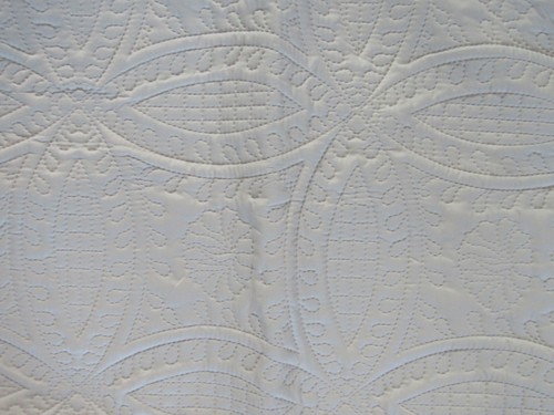 2 NEW CHEZMOI COLLECTION CREAM QUILTED PILLOW SHAMS 20”X 36" VARIOUS DESIGNS - Picture 4 of 7