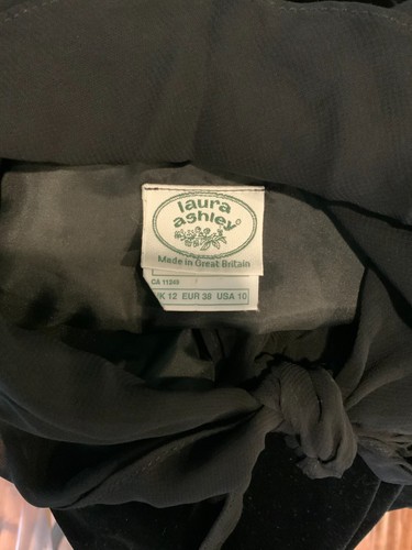 Laura Ashley Vintage Black Velvet Long Sleeve Pearl Button Tie Neck Dress Sz 10 - Picture 5 of 5