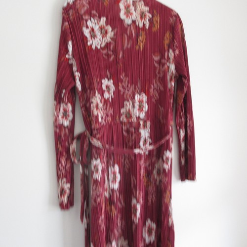SPORTSGIRL Women Dress Size L/14 Red floral wrap midi, crinkle pleated, long slv - Picture 15 of 17
