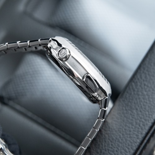 H.Moser & Cie. Streamliner 12/23 Flyback Chronograph Blue Dial Steel Moser Watch - Picture 8 of 12