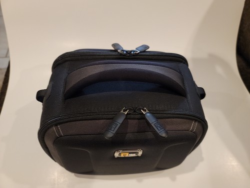 Case Logic Camcorder Case With Strap. - Picture 2 of 10