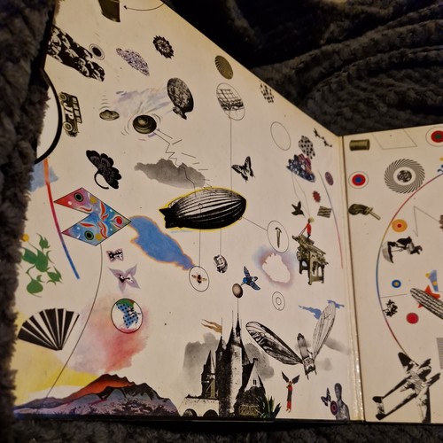 Led Zeppelin 3 - 1970 Uk Interactive Gatefold Vinyl In Fair Condition for age. - Picture 2 of 14