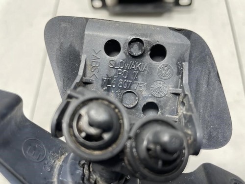 2005 VOLKSWAGEN TOUAREG FRONT RIGHT HEADLAMP WASHER NOZZLE W/BRACKET OEM+ - Picture 10 of 12