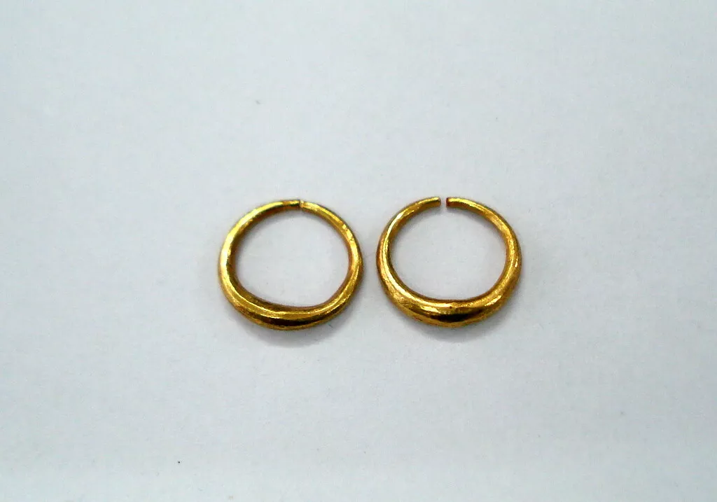 Old fashion hotsell gold earrings