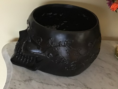 Vintage großer Halloween Totenkopf Pflanzgefäß Süßigkeitenheber Harz harter dicker Kunststoff - Bild 5 von 12