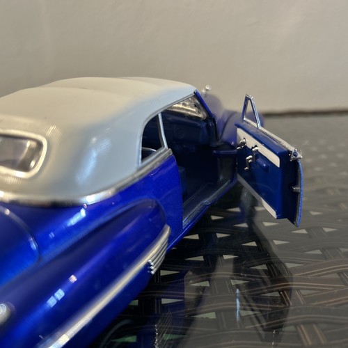 1947 CADILLAC SERIES 62 SOFT TOP BLUE 1:18 SCALE BY AUTOWORLD AW274 - Picture 5 of 13