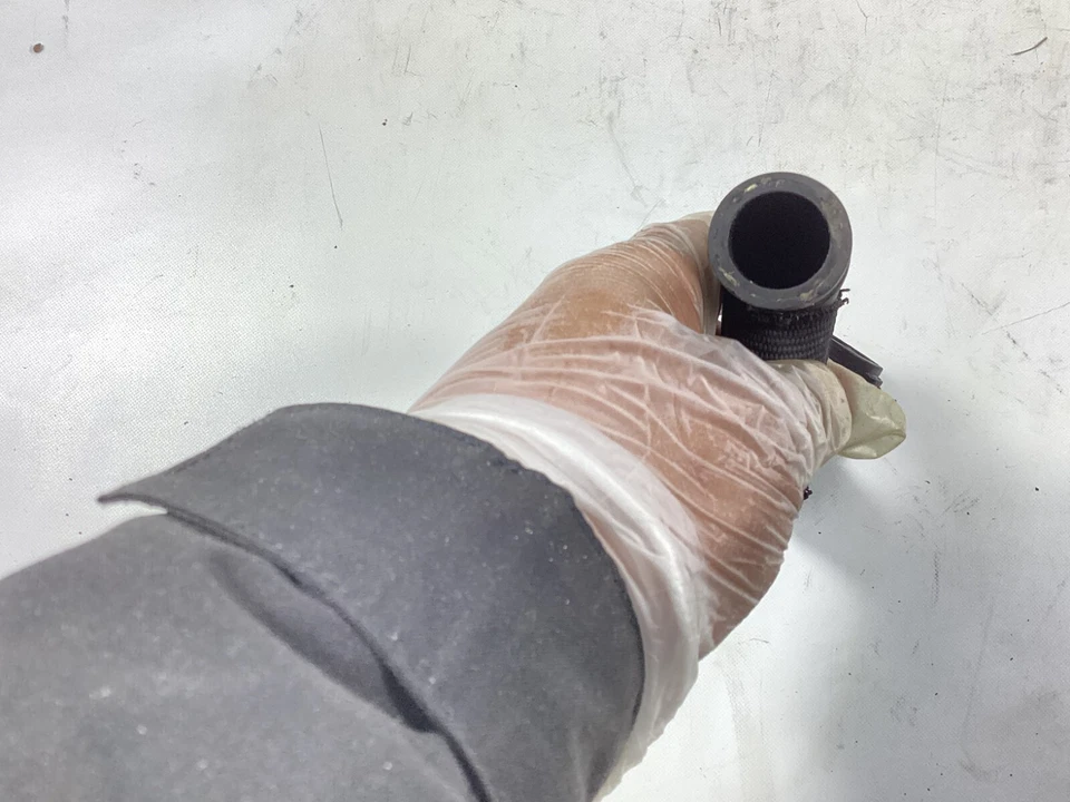 BMW 550i 650I XDRIVE 2012-2016 - Manguera de refrigerante / línea 7592652 OEM. Foto 3 de 4