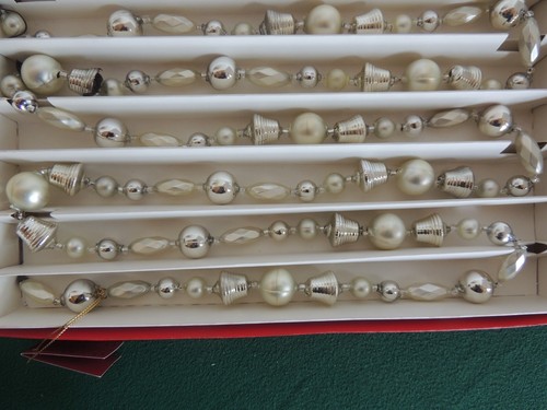 Vintage Tschechische Weihnachten Glas Silber Girlande Glocken Form Länglich 6' Schnur Box - Bild 1 von 8