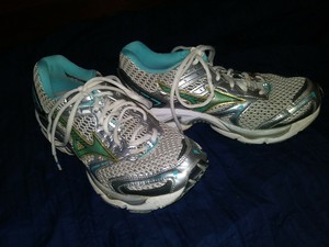 womens mizuno wave nirvana