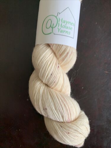 Calcetín Haynes House Fingering 100% Superwash Merino 100 gr Más Crema que Café - Imagen 4 de 8