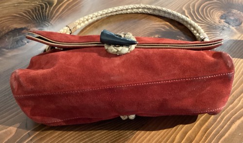 Bolso trenzado de cuero gamuza rojo óxido Burberry Haymarket palanca - Imagen 6 de 20