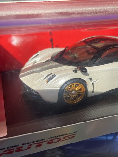 4 X PAGANI HUAYRA 1/43 CAR MODELS BY GT AUTOS / WELLY - Picture 5 of 13