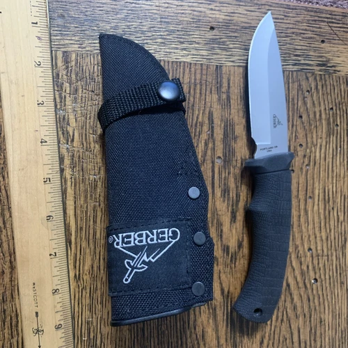 Gerber Gator Fixed Blade Knife with Sheath w/Hard Plastic Insert NOS