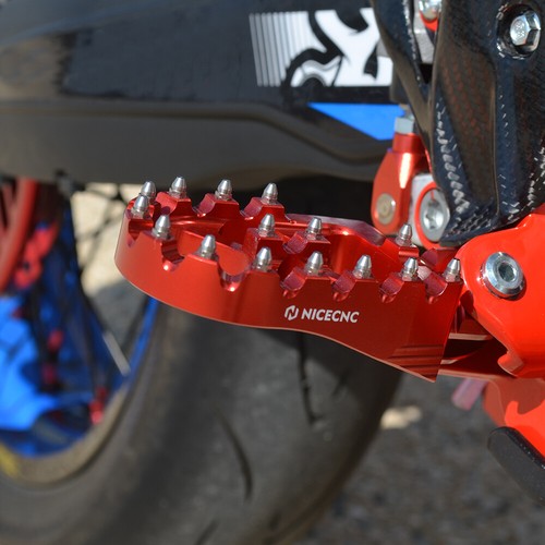 CNC Foot Pegs Rests Pedals For Beta RR 200 250 300 350 390 400 430 450 2020-2024 - Picture 5 of 9