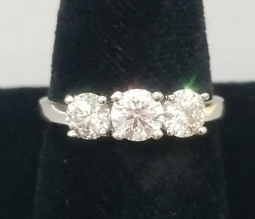 1 cttw 3 Diamanten Ring