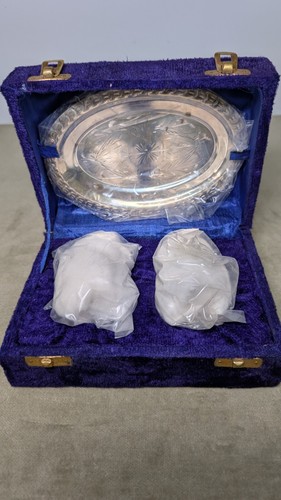 Vintage decorative presentation box brass pair of salt and pepper pots tray - Picture 7 of 15