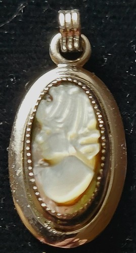 18" Sterling Silver Chain Necklace With Vintage Oval MOP Shell Cameo Pendant - Picture 3 of 11