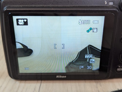 Cámara digital Nikon COOLPIX L310 14,1 MP - negra - tarjeta SD y bolsa de transporte. En muy buena condición - Imagen 6 de 11