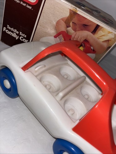 Vintage Little Tikes Toddle Tots Family Car White with Red T Top 3 People 1 Dog - Picture 13 of 21