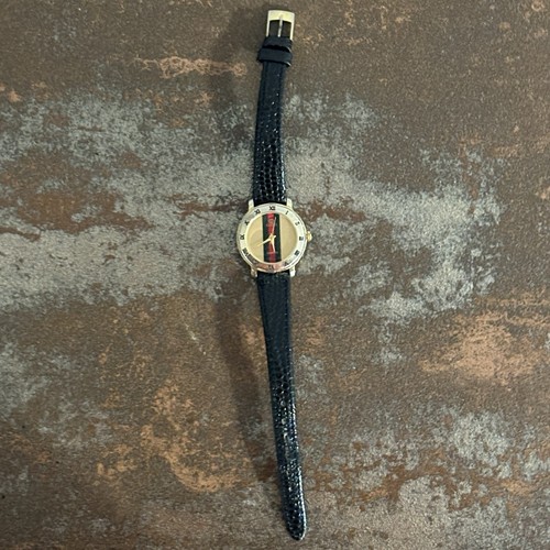 Vintage gold plated Gucci 3000L ladies quartz watch Works - Picture 2 of 6