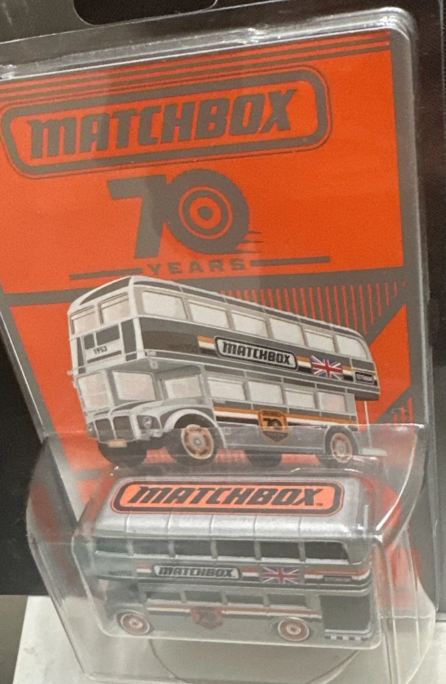 MATCHBOX 70 Años Edición Especial Routemaster con Protector de Tarjeta Foto 2 de 4