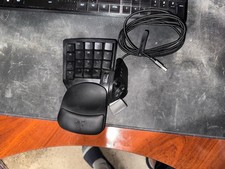 Razer Tartarus Pro (RZ07-03110100-R3U1) 32 Programmable Switches Gaming Keypad -