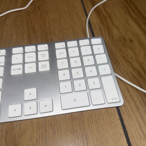 Apple Wired USB Genuine Keyboard Model A1243 - Picture 3 of 14
