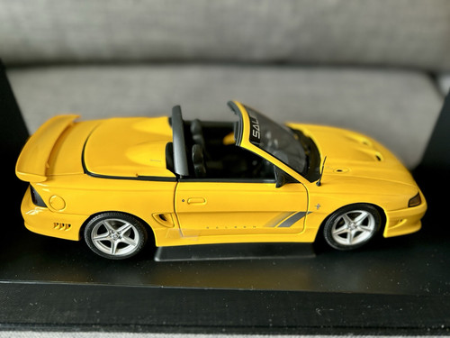 AutoArt Saleen Mustang S351 Convertible Yellow 1:18 - Picture 6 of 9