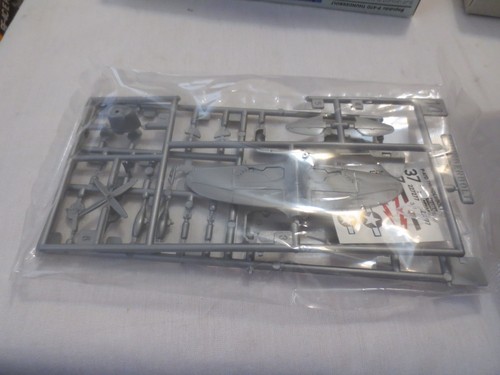 Academy 1/144 Republic P-47D Thunderbolt Modelo Kit 4413 - Imagen 4 de 8