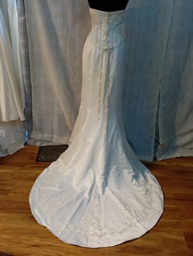 Wedding Dress size 10 ivory satin Davids Bridal, check measurements N - Picture 6 of 7