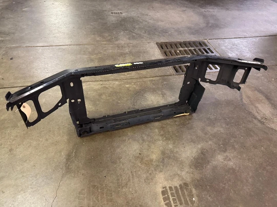 2006-2011 CHEVY IMPALA SUPORTE DE NÚCLEO DE RADIADOR DIANTEIRO P/N 20788676 FABRICANTE DE EQUIPAMENTO ORIGINAL - Imagem 3 de 4