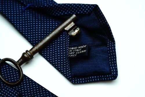 Classy CORNELIANI Black Solid Neck Tie Handmade in Italy - Picture 10 of 10