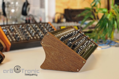 MFB Tanzbär Kraftzwerg 2 Urzwerg Pro Dominion Seitenteil Wooden Side Panel Stand - Bild 7 von 8