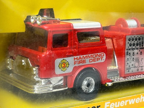 Corgi No. 2029 Mack Fire Pumper Truck with Box - Picture 14 of 16