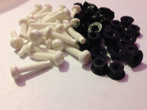 WHITE CAR MOTORBIKE VAN NUMBER PLATE FIXING BOLTS & NUTS LICENSE FITTING SCREWS - Picture 2 of 2