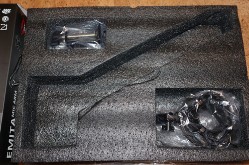 TRUST EMITA GXT 253 MIC ARM (PC Laptop Streaming) con scatola originale e come nuovo - Foto 3 di 9