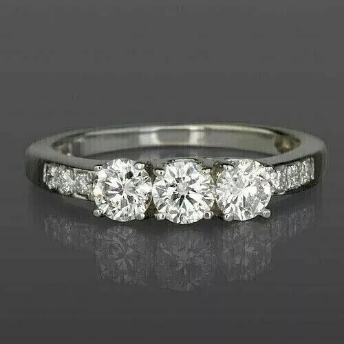 Anillo de compromiso para mujer de diamantes creados en laboratorio de corte redondo de 2 quilates enchapado en oro blanco de 14 quilates - Imagen 1 de 6
