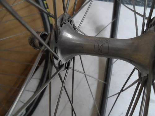 BELLISSIME RUOTE, CERCHI E MOZZI CAMPAGNOLO.. BLOCCO 8 MARCE - Foto 6 di 12