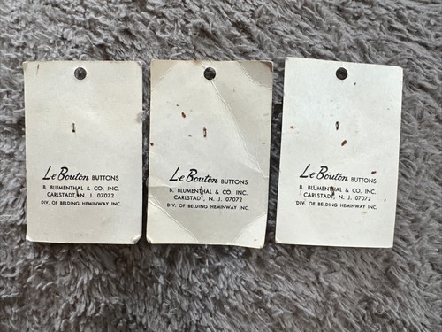 Le Bouton 6 Crème Vintage Buttons NEW on Card - Picture 2 of 2
