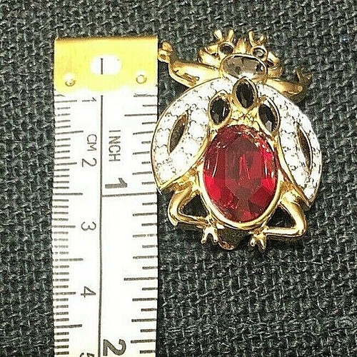 Swarovski Gold Tone Cut Crystal/Red BEE Brooch 1.5x1" Swan signature. - Picture 6 of 8