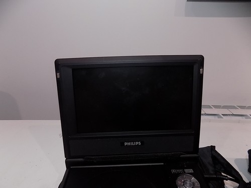 Philips PET707/05 Portable DVD Player Bundle FAULTY Sold as SPARES/PARTS - Picture 3 of 9