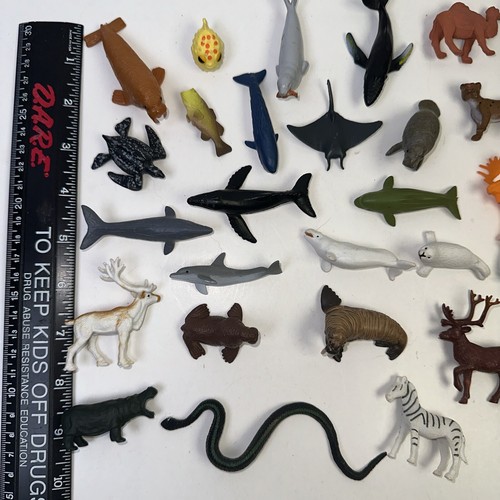 Plastic Zoo Safari Aquatic Wild Animals Lot of 27 Pieces Lion Seals Zebra Whales - Picture 19 of 19