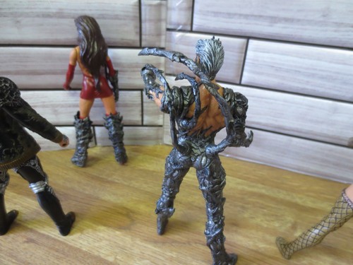 (4) Witchblade 6" figures Sara Pezzini, Kenneth Irons, Nottingham, Medieval - Picture 8 of 11