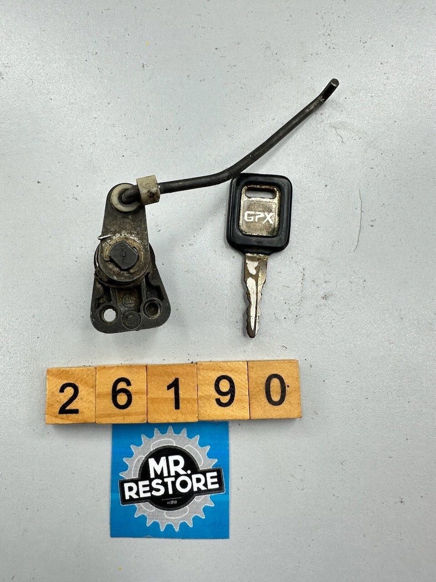 【アキャオ】ページ Kawasaki ZX750 F Ninja 750 R GPX750 Seat Latch Lock 27016
