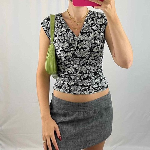 Women's Size S y2k Rose Print Sleeveless Top Black Gray - Picture 3 of 4