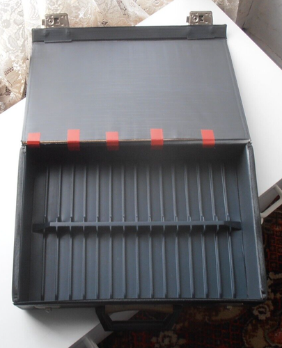 32 Cassette Tape Storage Box - BLACK BRIEFCASE STYLE - Picture 3 of 9