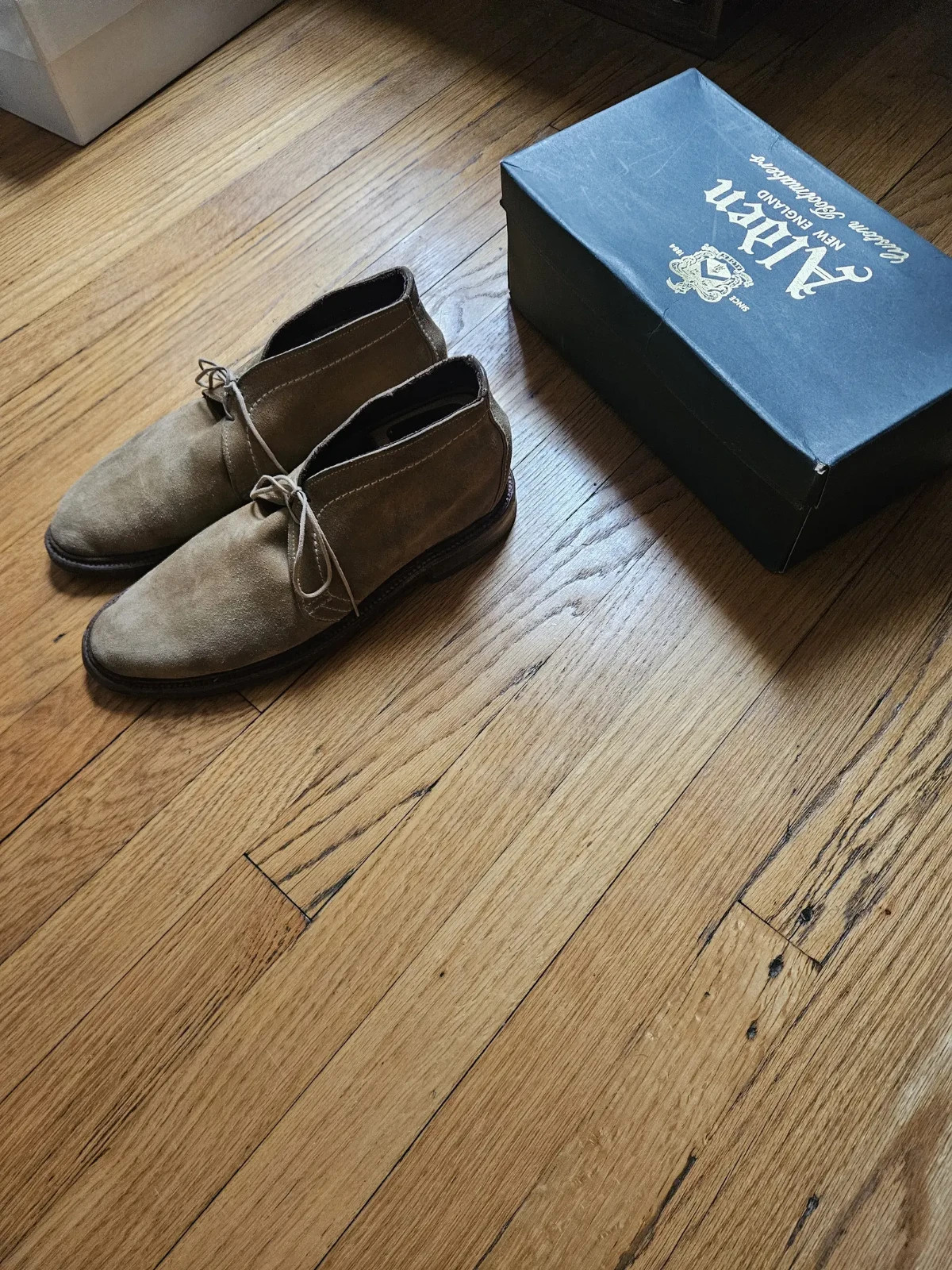 Alden 1494 Tan Suede Chukka